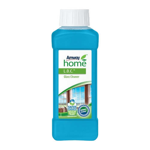 Botella de Limpiacristales L.O.C. de Amway sobre fondo blanco con ventanas brillantes al fondo.